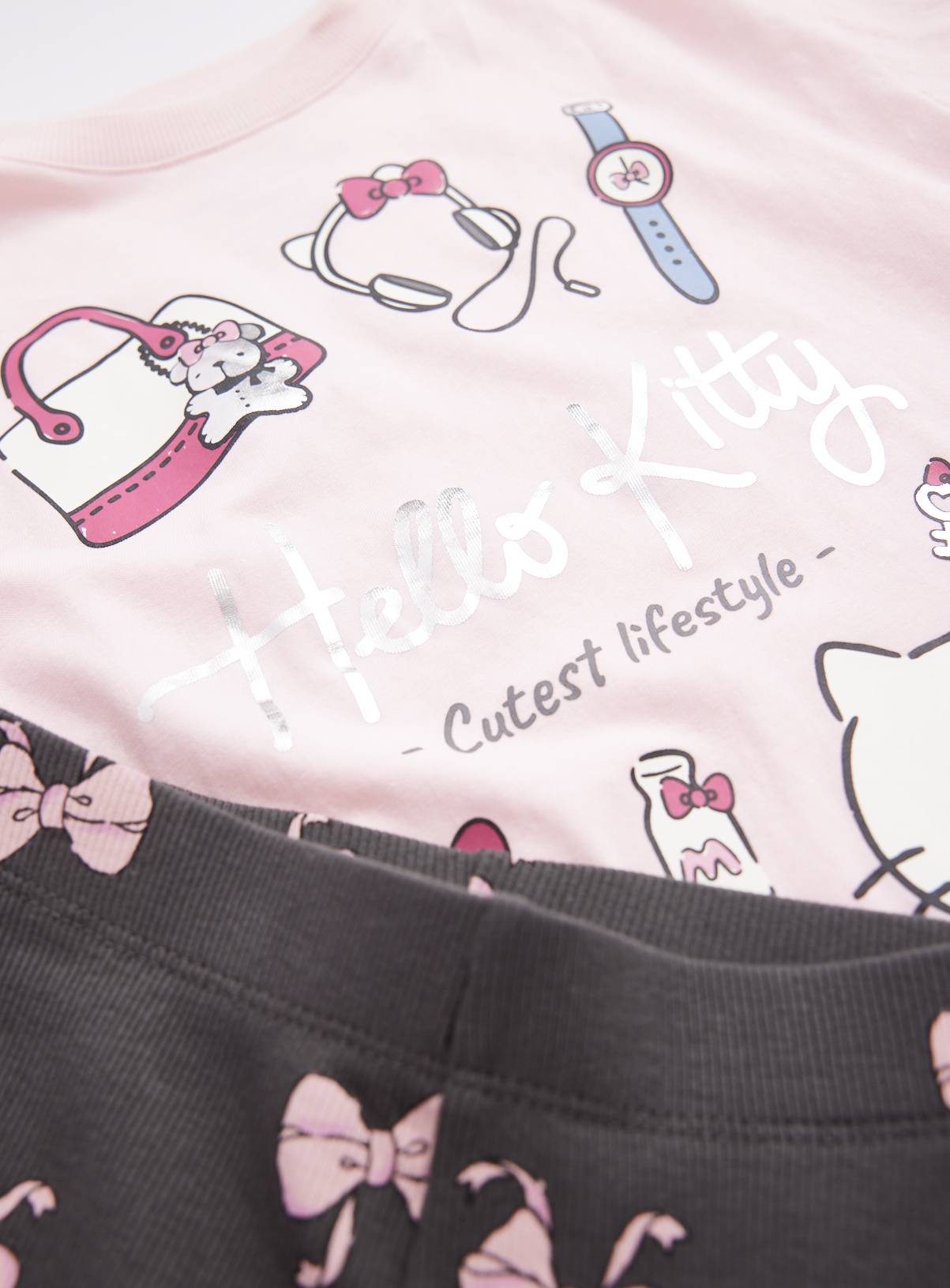 Hello Kitty Bow T-Shirt & Flared Leggings Set 6 years - Image 2