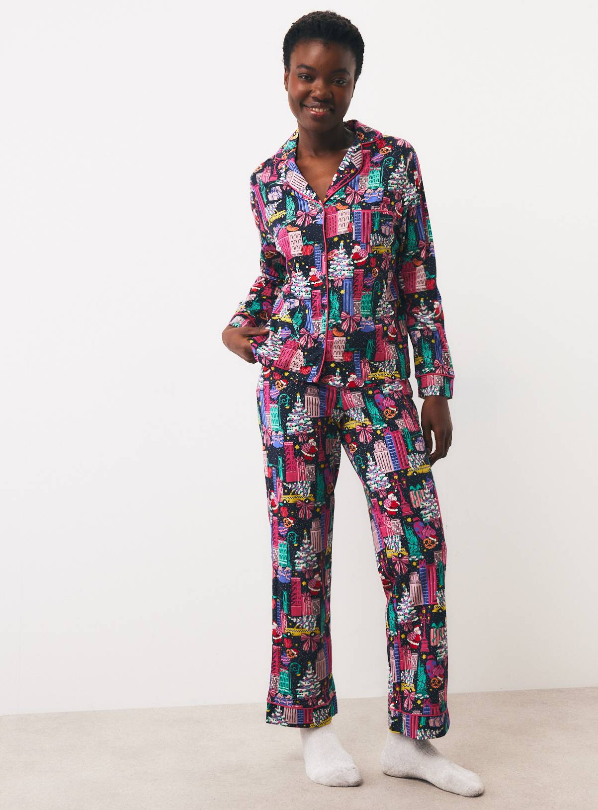 Christmas City Santa Traditional Pyjama Set XXL - Image 3