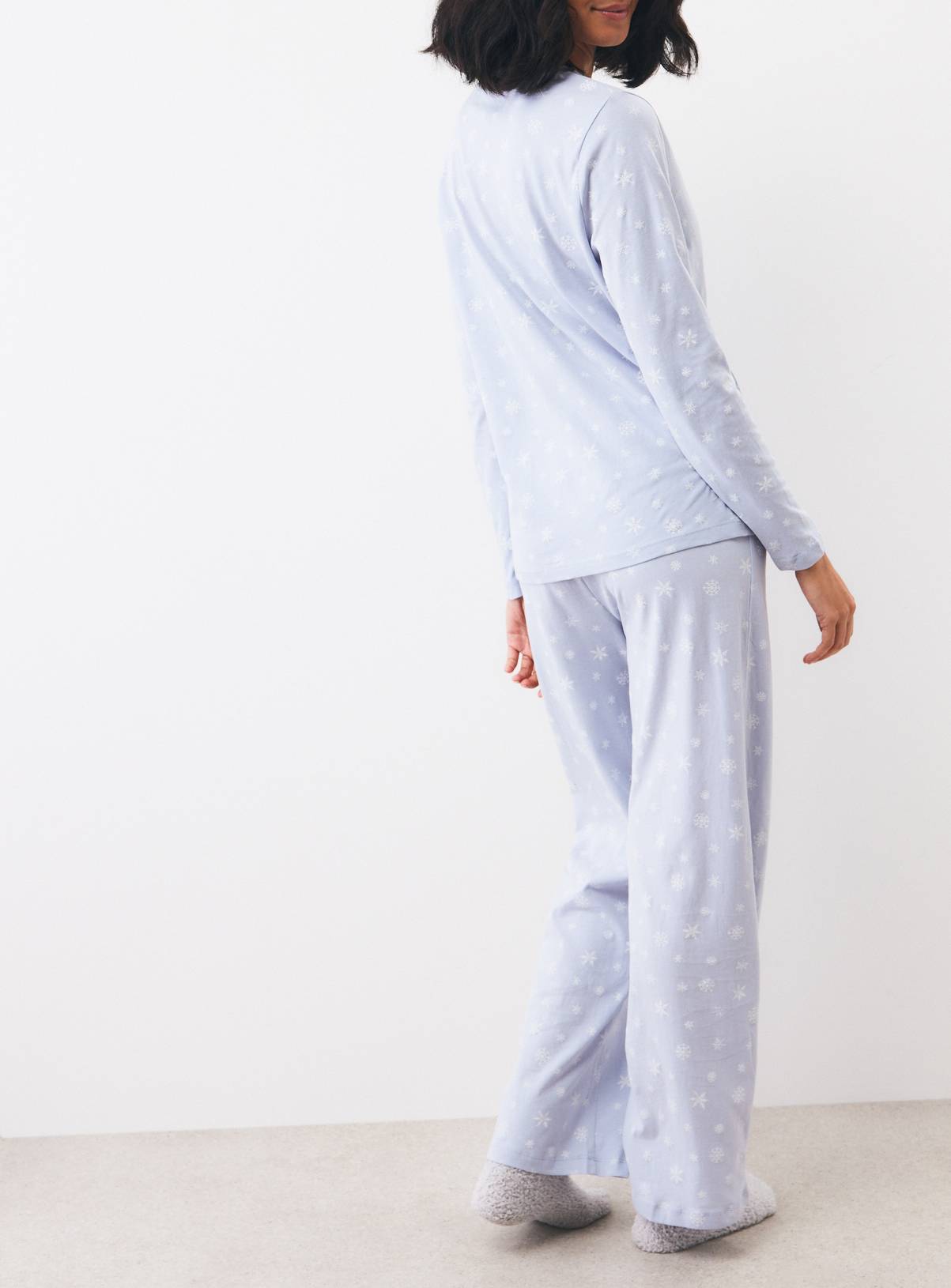 Snowflake Long Sleeve Pyjama Set S - Image 3