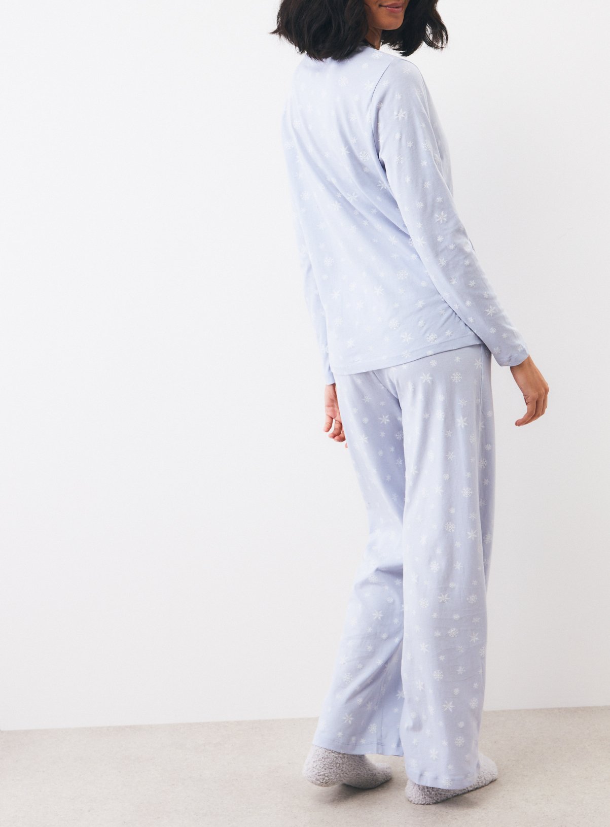Snowflake Long Sleeve Pyjama Set XL - Image 3 thumbnail