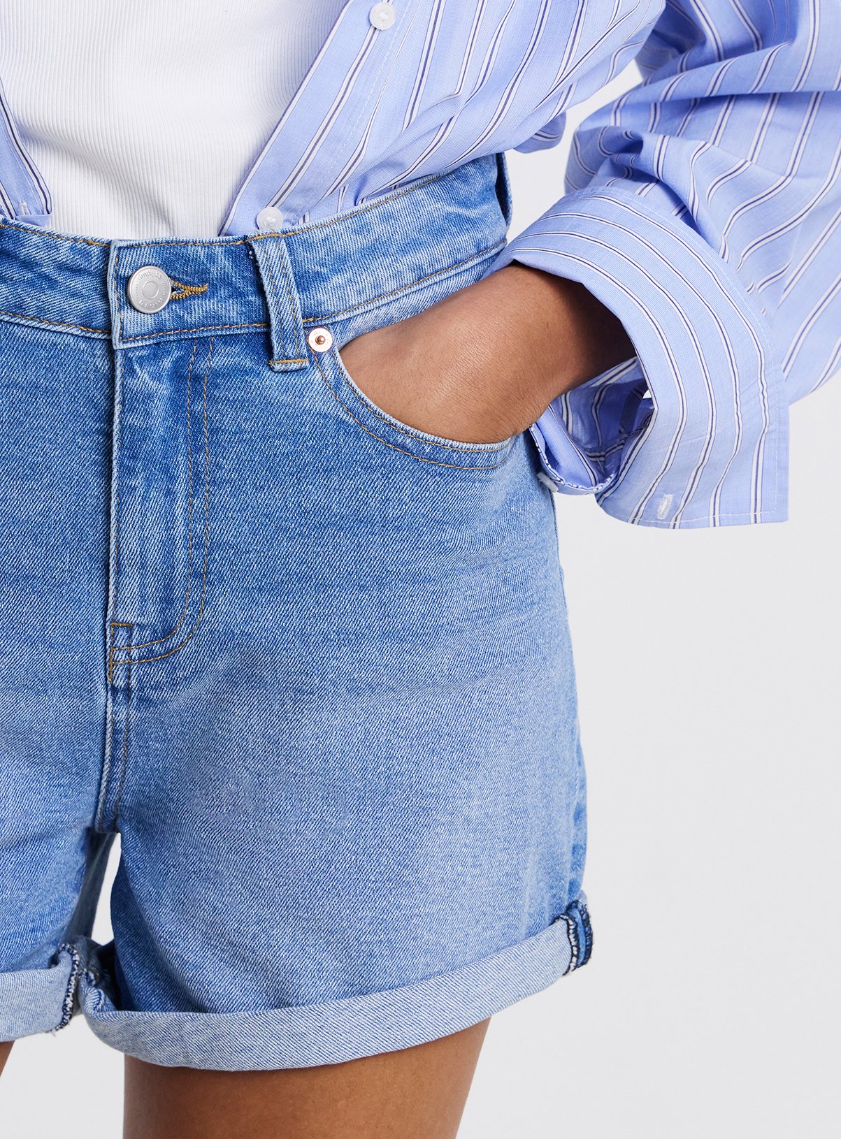 SIMPLY BE Light Blue 99/1 Loose Mom Shorts 24 - Image 4 thumbnail