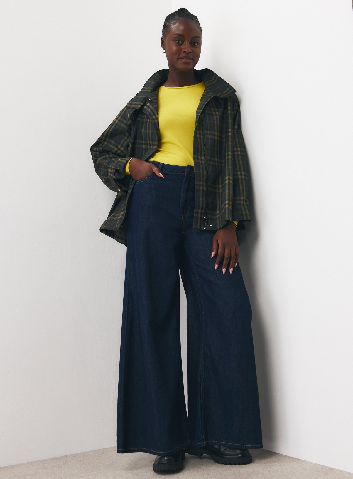Lime Ruched Crewneck Top 6 - Image 2 thumbnail
