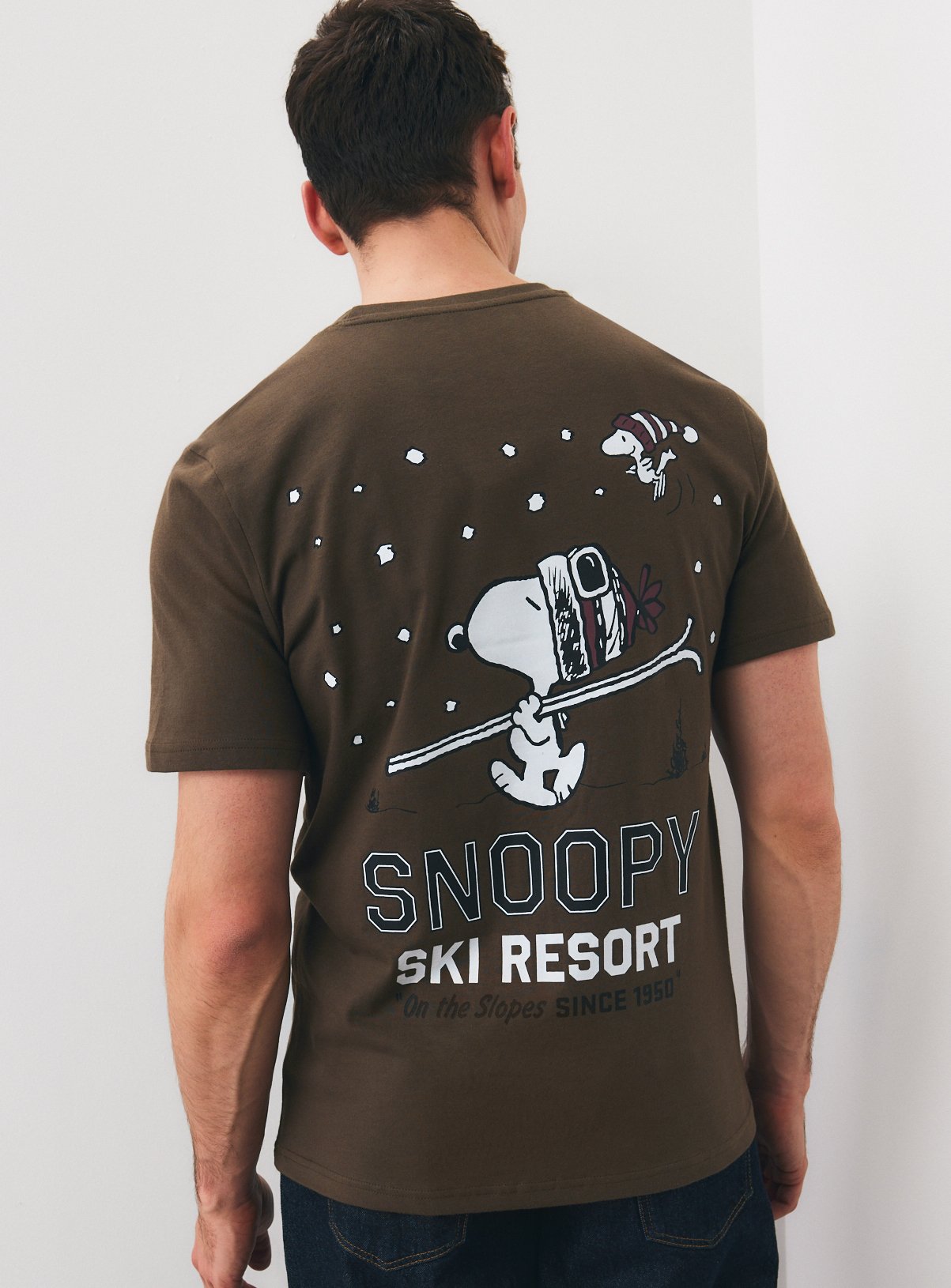 Brown Snoopy Skiing T-Shirt XXXL - Image 1 thumbnail