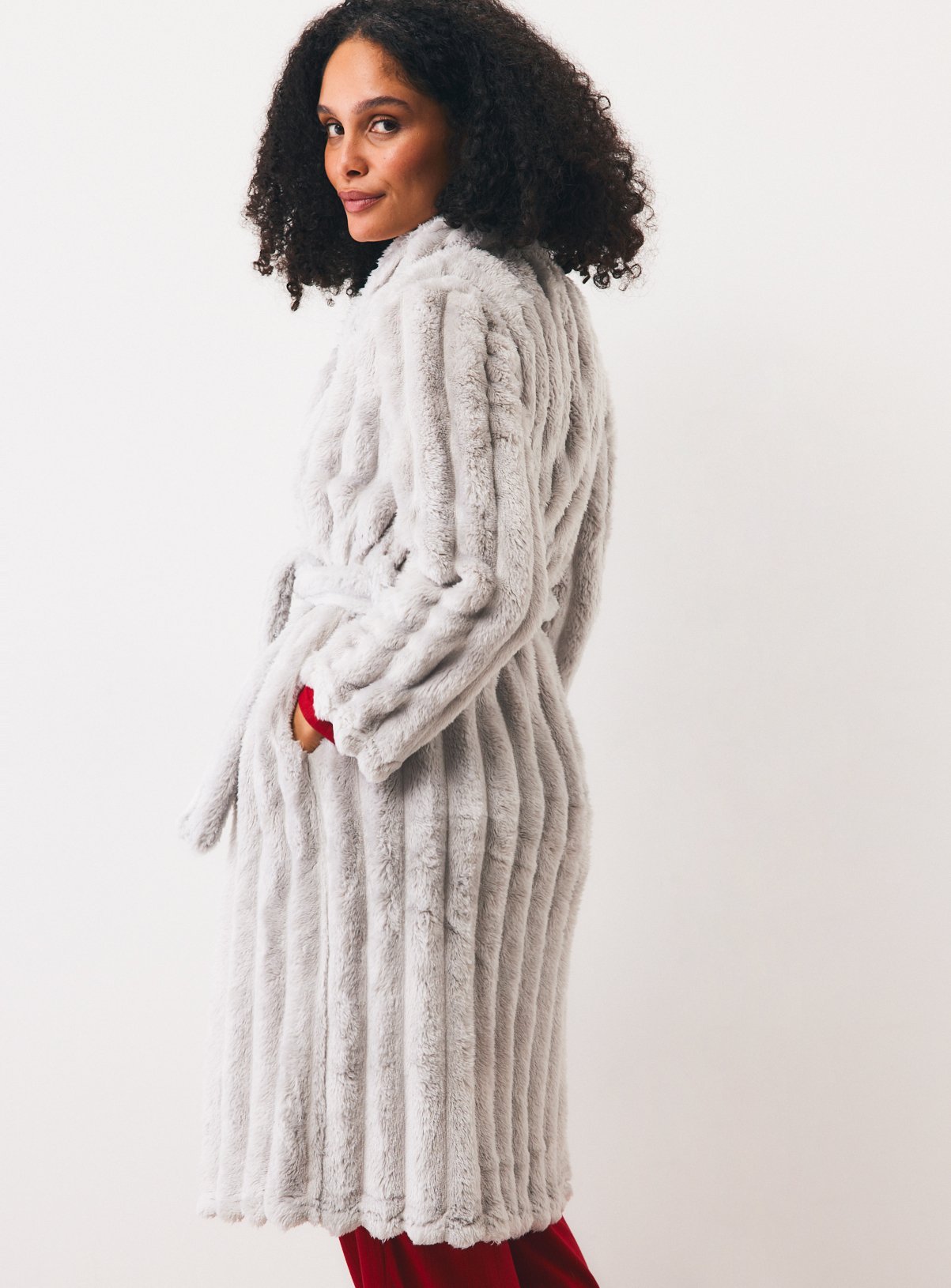 Grey Textured Fluffy Dressing Gown XL - Image 4 thumbnail