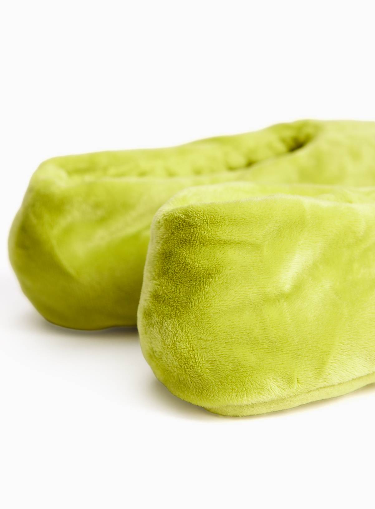 The Grinch Footsie Slippers 6-8.5 - Image 3