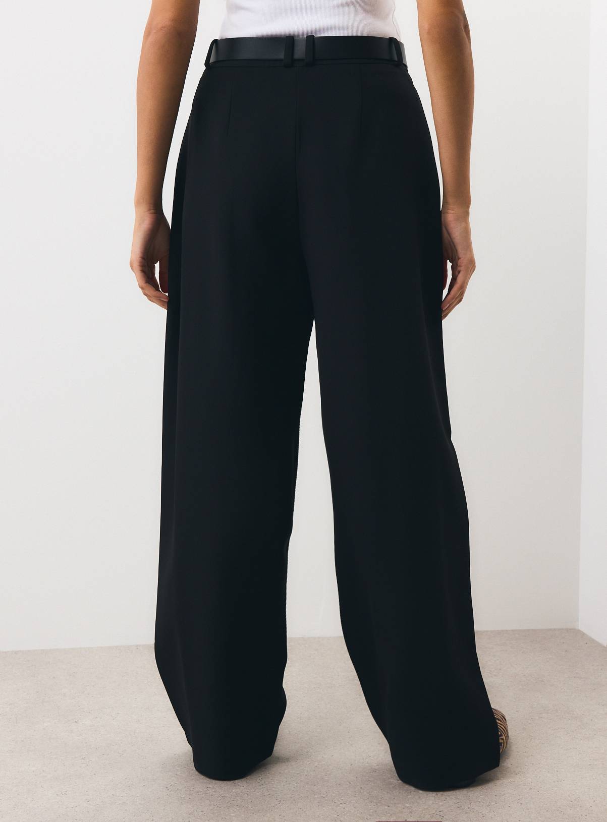 Black Pleated Front Balloon Leg Trousers 22L - Image 4