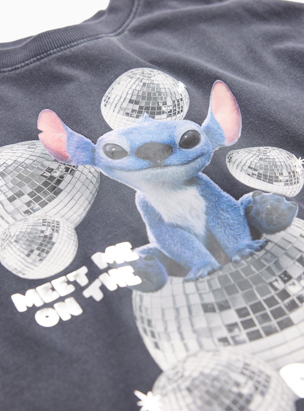 Disney Stitch Photographic T-Shirt 5 years - Image 2 thumbnail