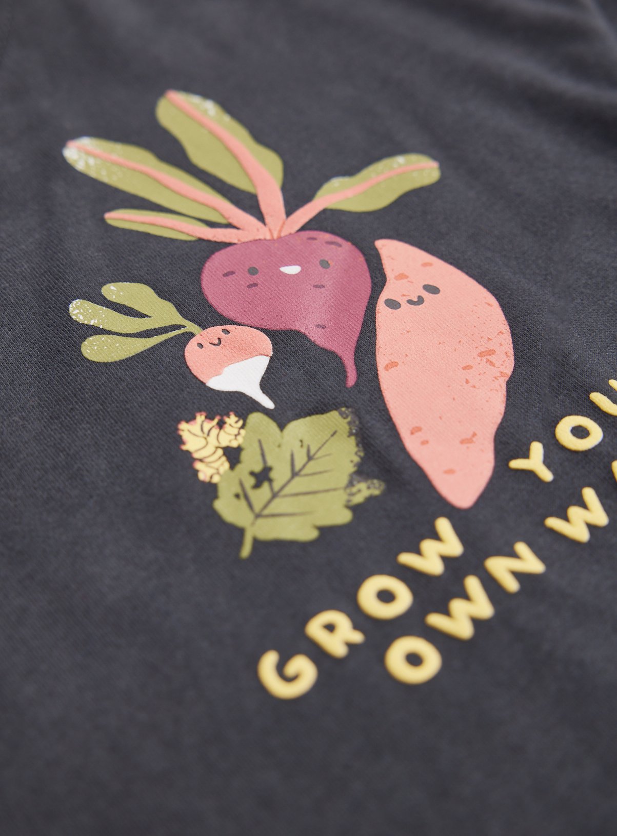 Black Pure Cotton Veggie-Themed T-Shirt 6-7 years - Image 3 thumbnail