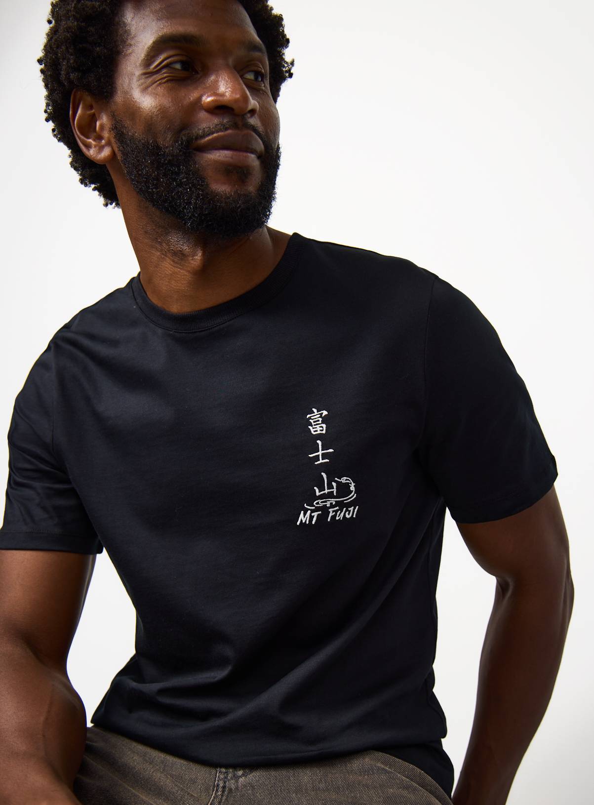 Black Embroidered Mount Fuji Regular Fit T-Shirt M - Image 1