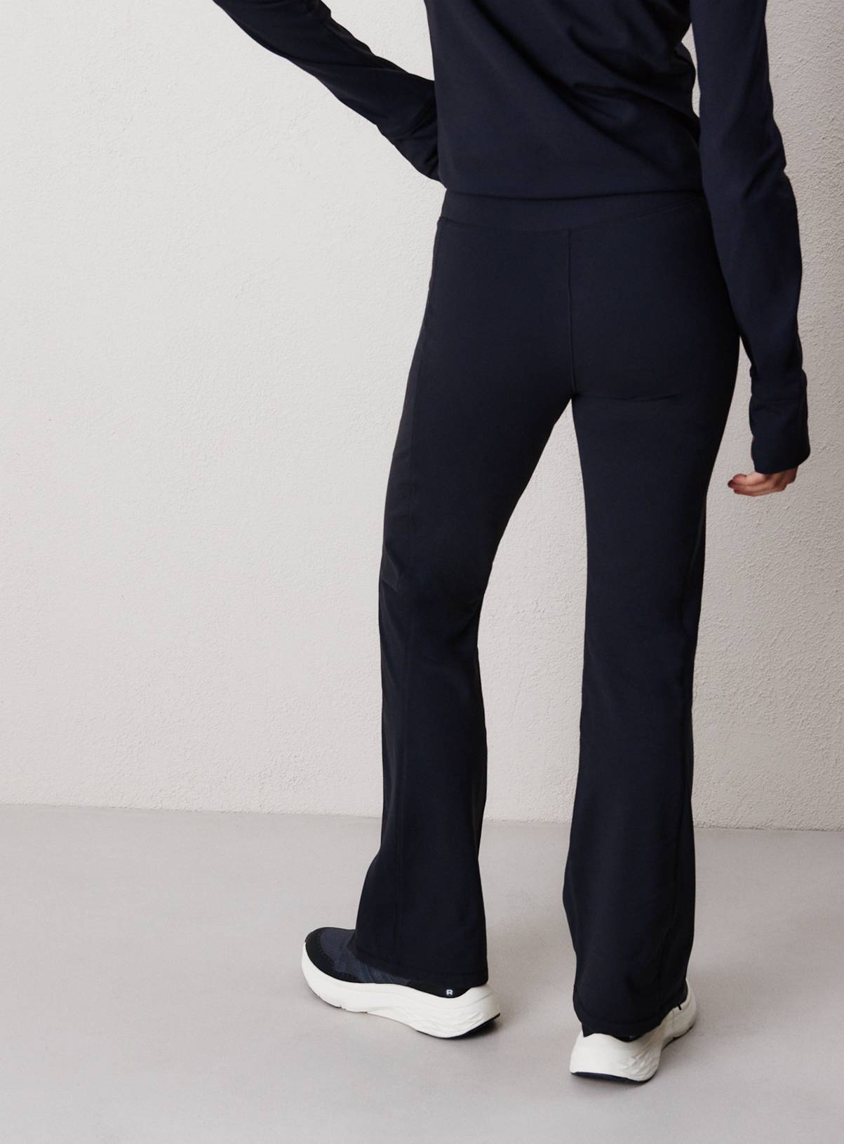 REAKTIV Black Soft-Touch Thermal Flared Training Leggings L - Image 4
