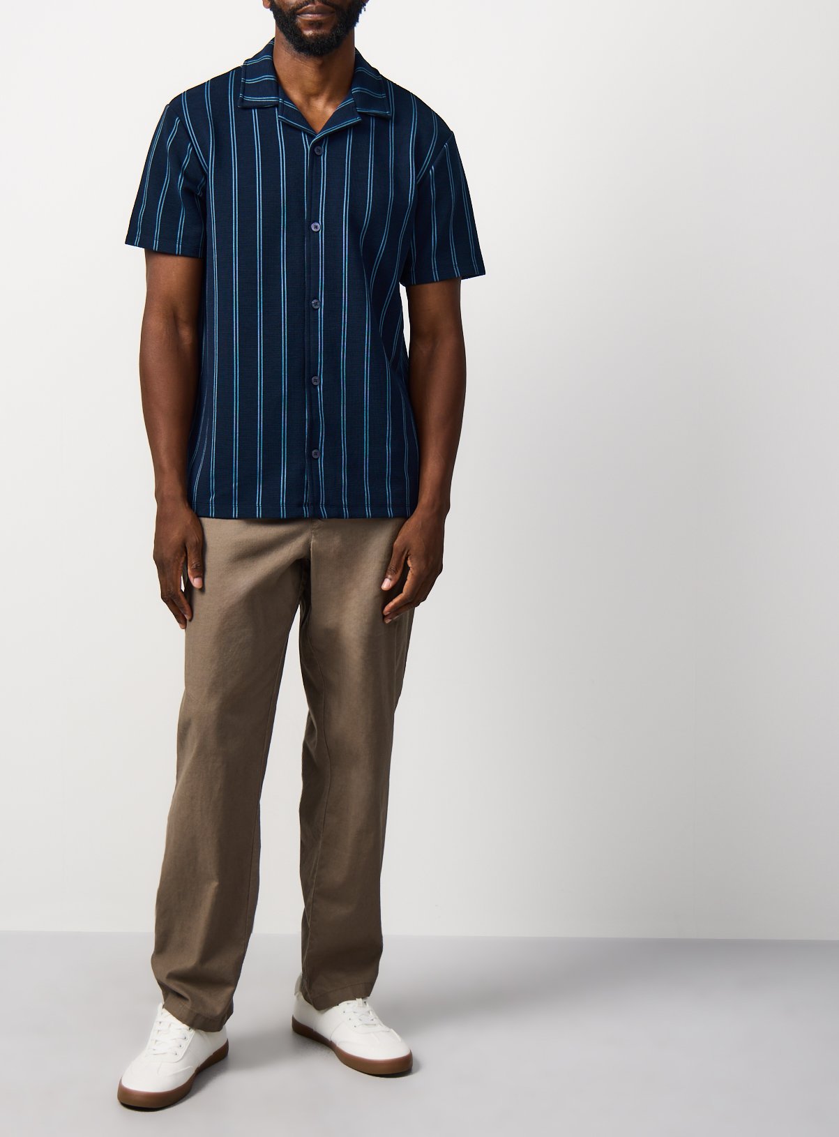 Blue Vertical Stripe Short Sleeve Shirt  M - Image 2 thumbnail