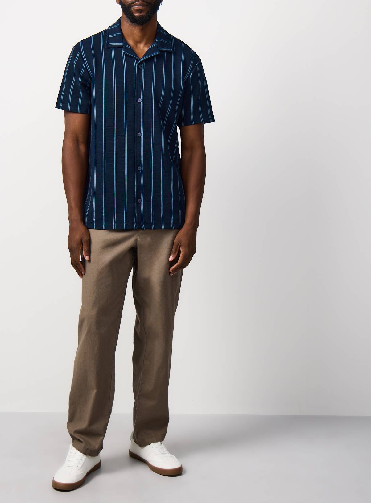 Blue Vertical Stripe Short Sleeve Shirt  M - Image 2