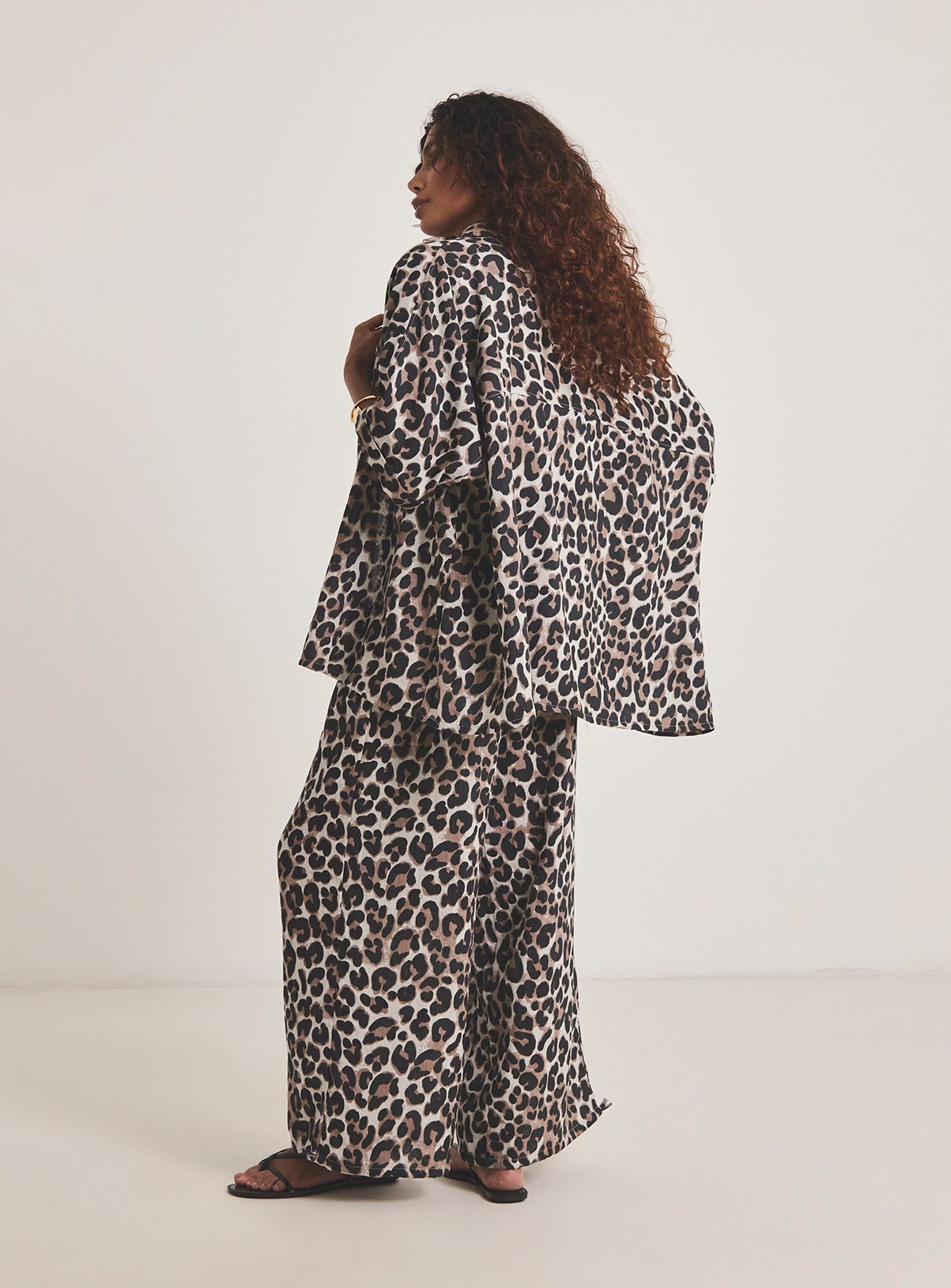 SIMPLY BE Oversized Leopard Trousers & Shirt Beach Co-Ord Set 32 - Image 2 thumbnail