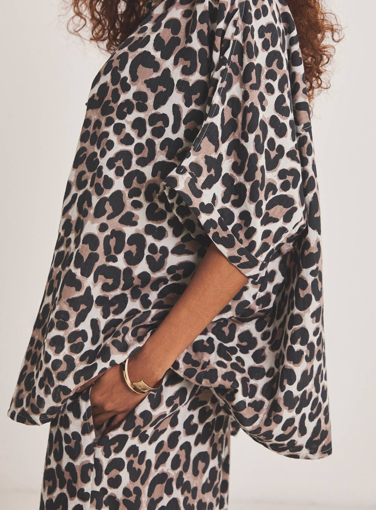SIMPLY BE Oversized Leopard Trousers & Shirt Beach Co-Ord Set 32 - Image 4