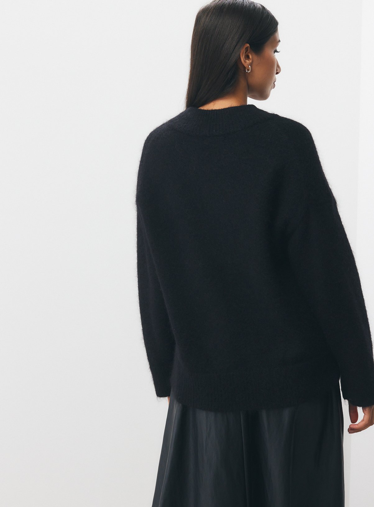 Black Mohair-Blend V-Neck Jumper XL - Image 4 thumbnail