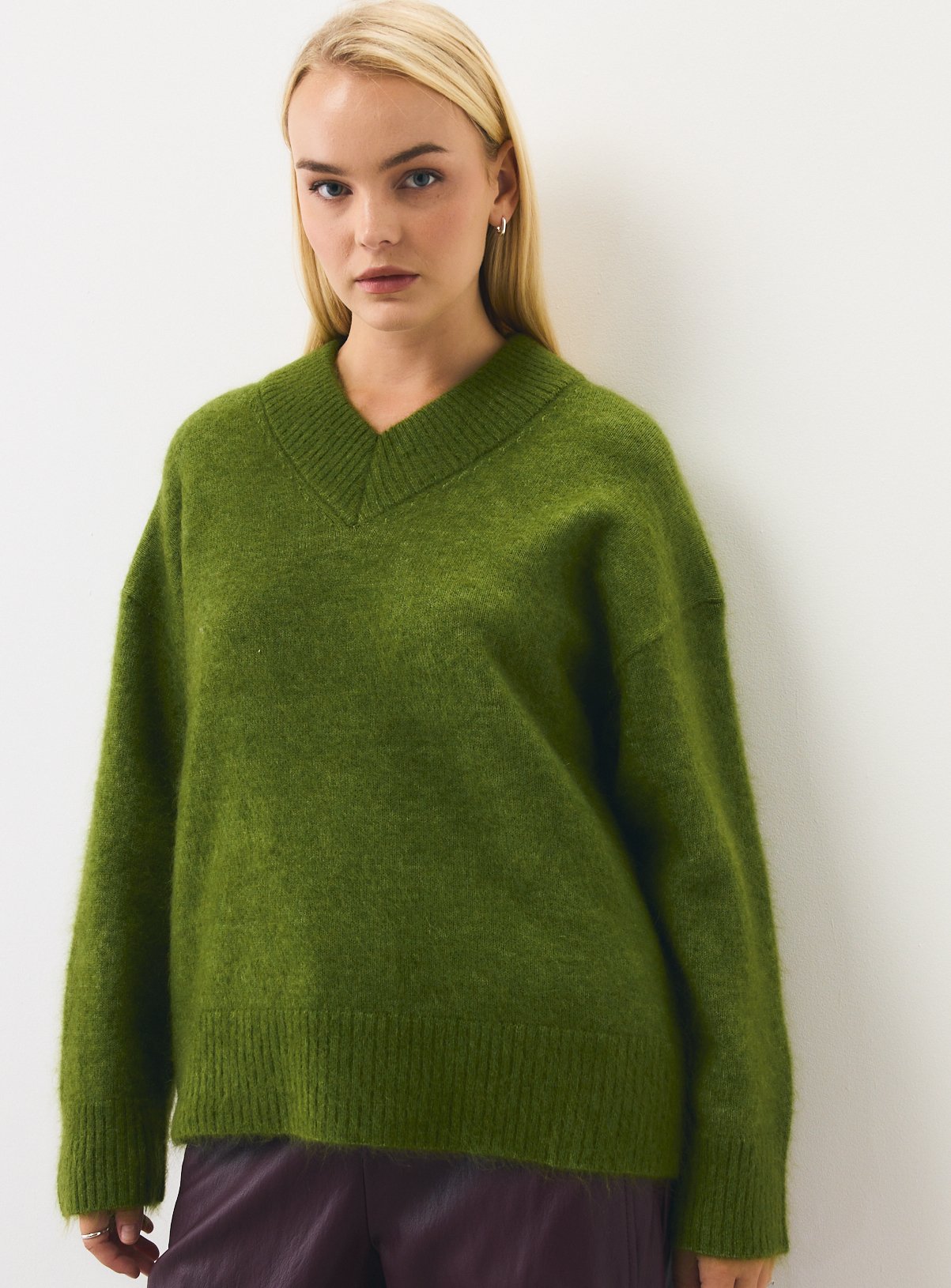 Green Mohair-Blend V-Neck Jumper L - Image 2 thumbnail
