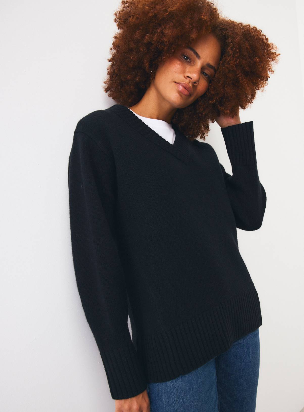Black Pure Lambswool V-Neck Jumper XL - Image 1