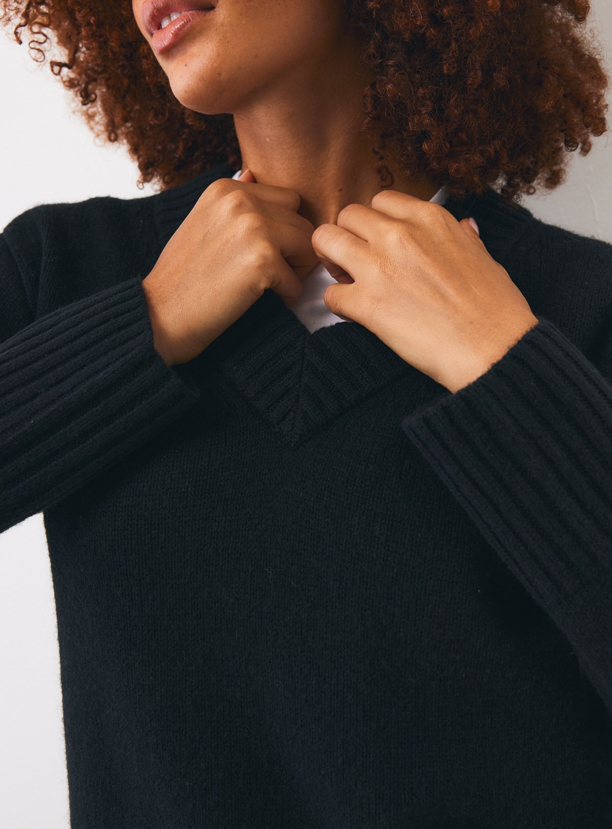 Black Pure Lambswool V-Neck Jumper XL - Image 3 thumbnail