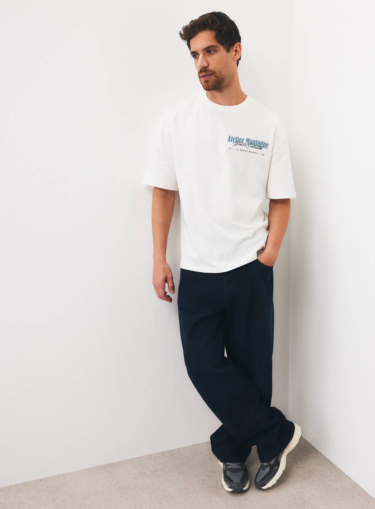 Atelier Montagne Winter Collective White Graphic T-Shirt XXXL - Image 6