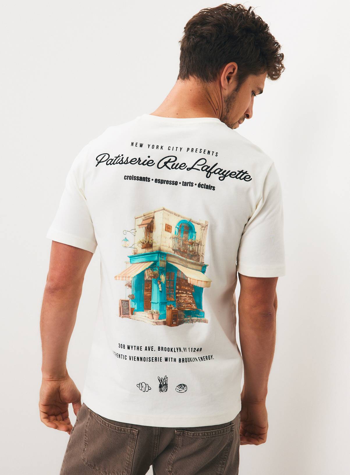 White 'Patisserie Rue Lafayette' Regular Fit T-shirt L - Image 6