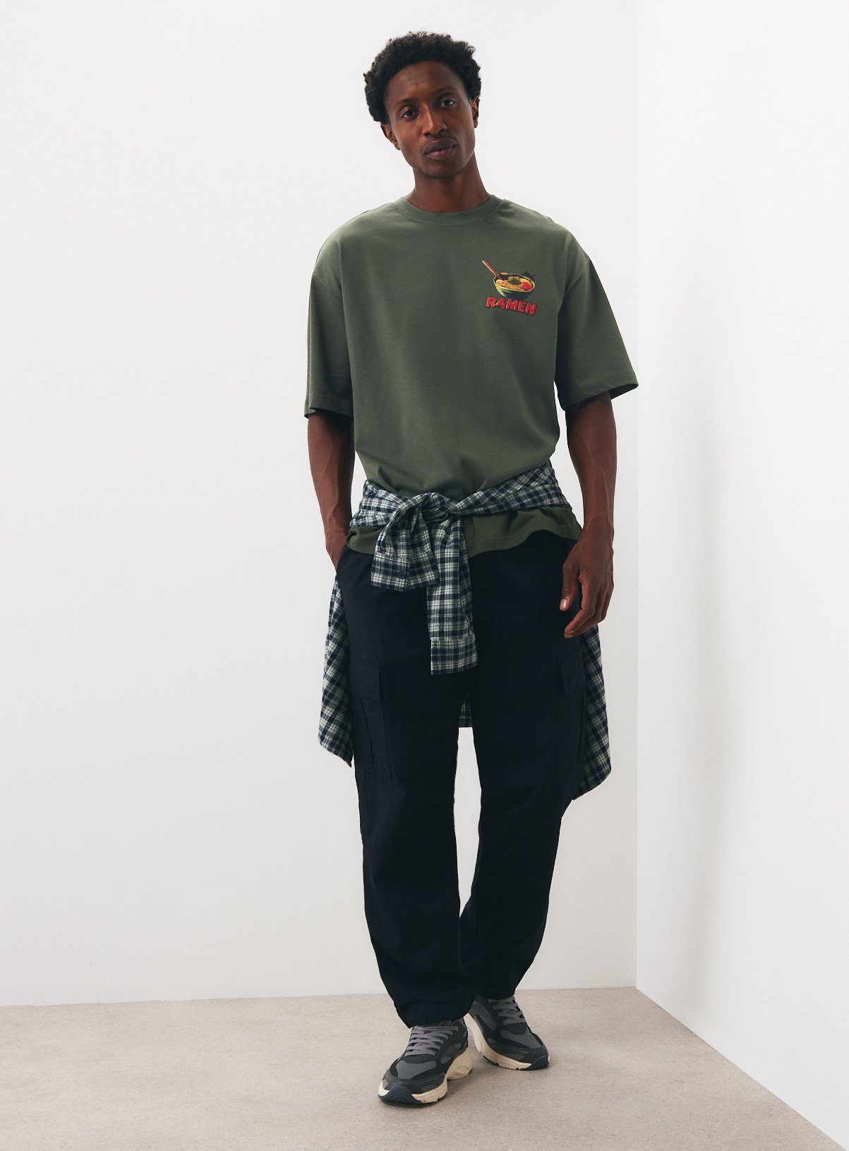 Dark Green Ramen Bowl Graphic T-Shirt XXL - Image 6 thumbnail