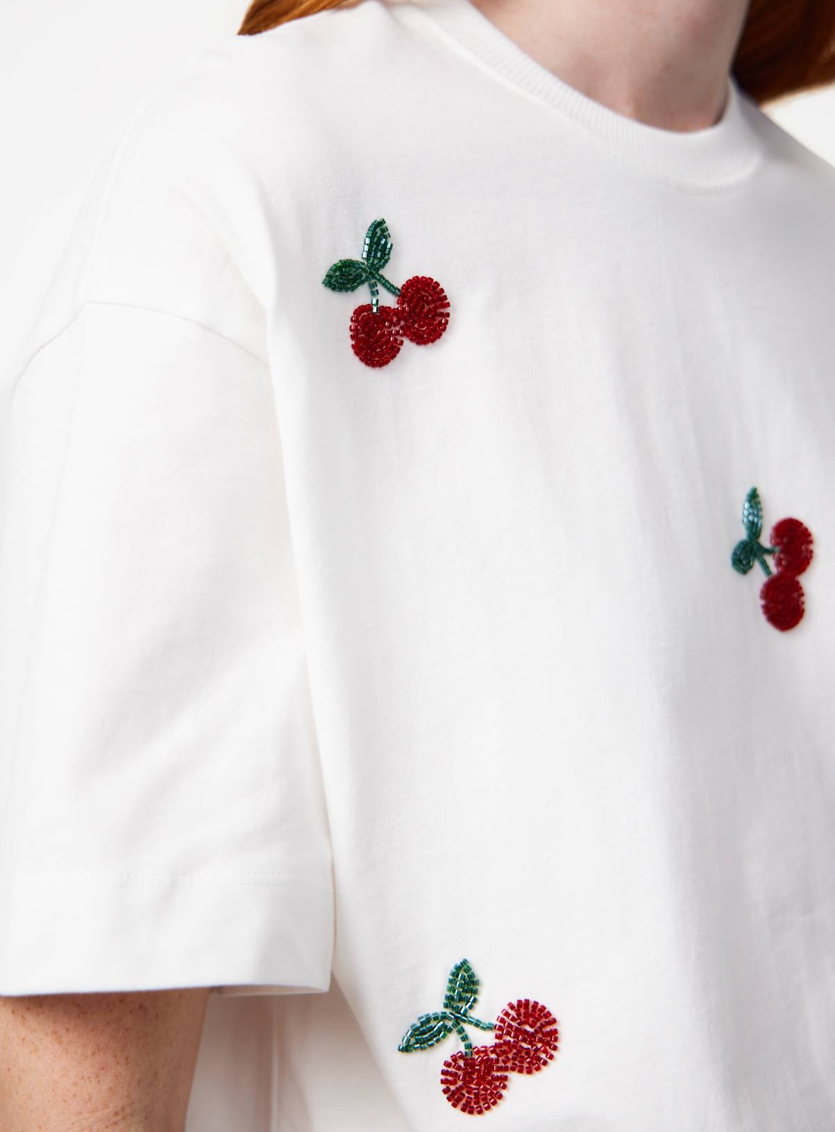White Cherry Embellished Boxy Fit T-Shirt S - Image 3