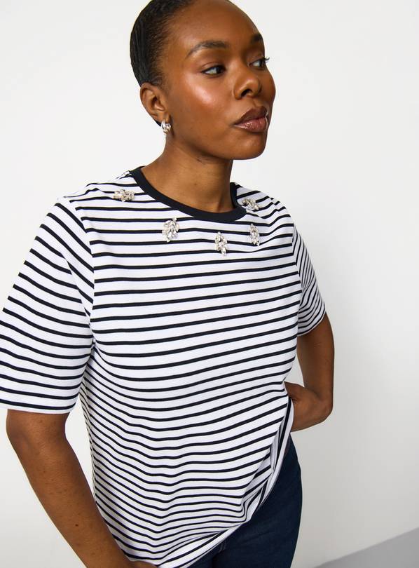 Mono Stripe Print Embellished Neckline T-Shirt 16
