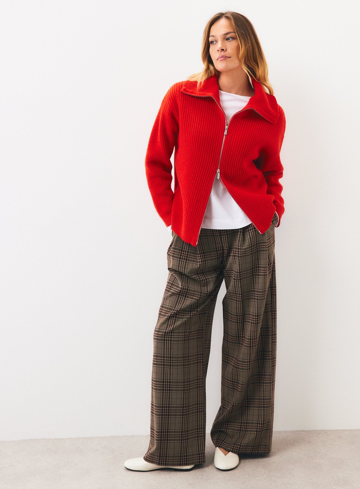 Red Premium Lambswool Zip-Through Cardigan S - Image 2 thumbnail