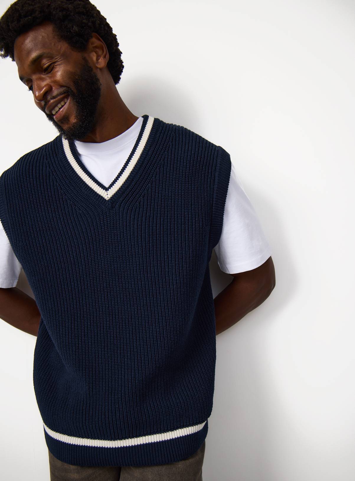 Navy Knitted V Neck Vest M - Image 1