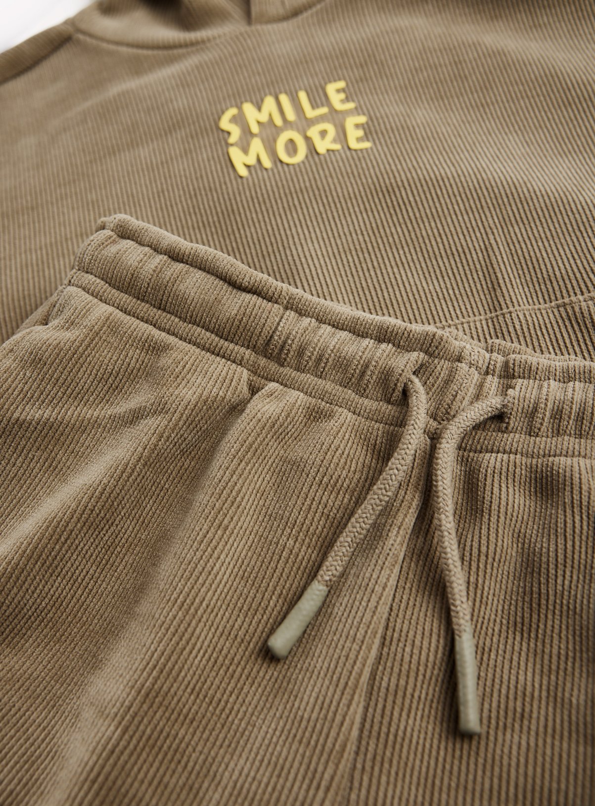 Neutral Hoodie & Jogger set 5-6 years - Image 2 thumbnail