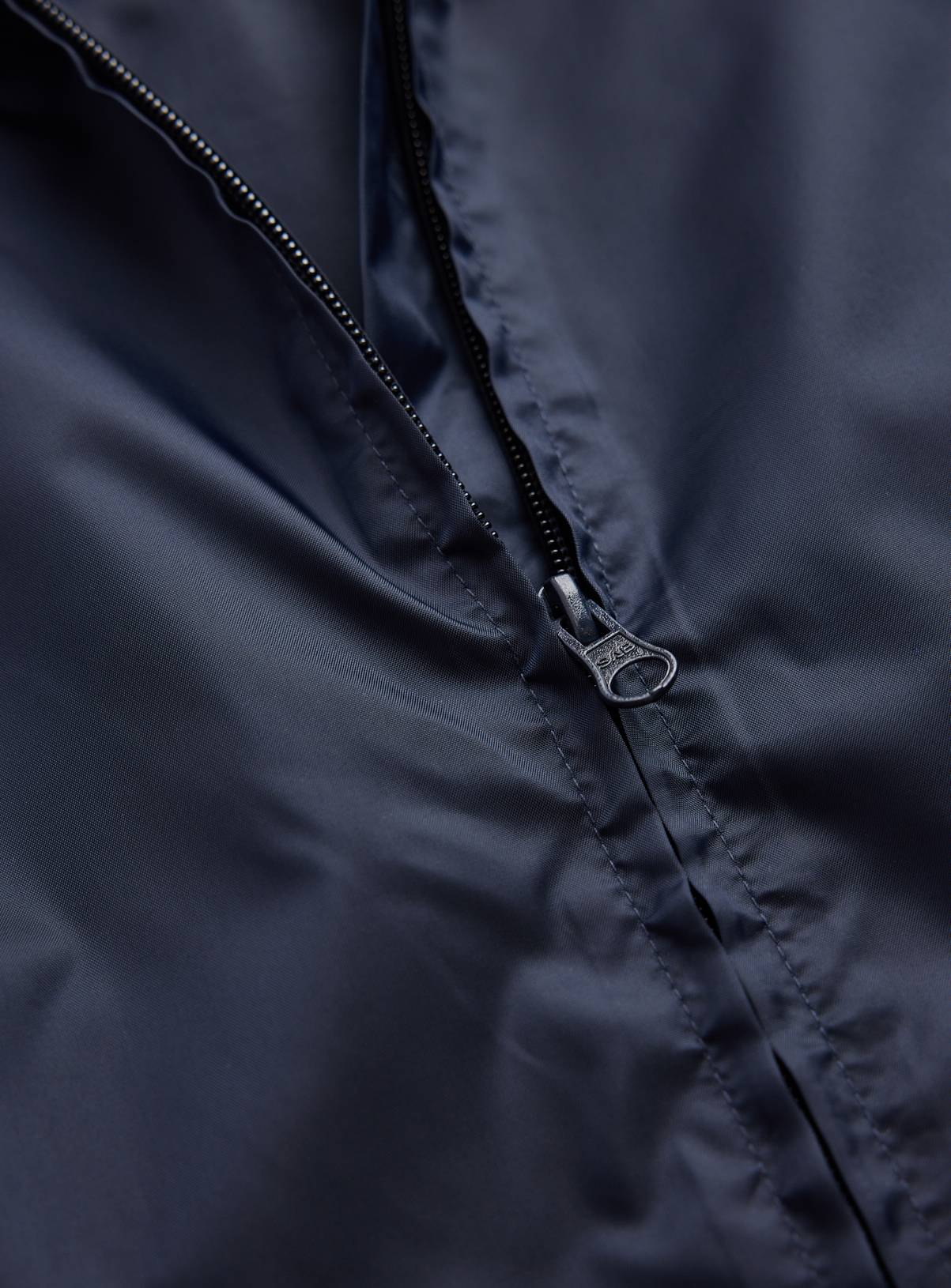 Navy Packaway Rain Mac 9-10 years - Image 4