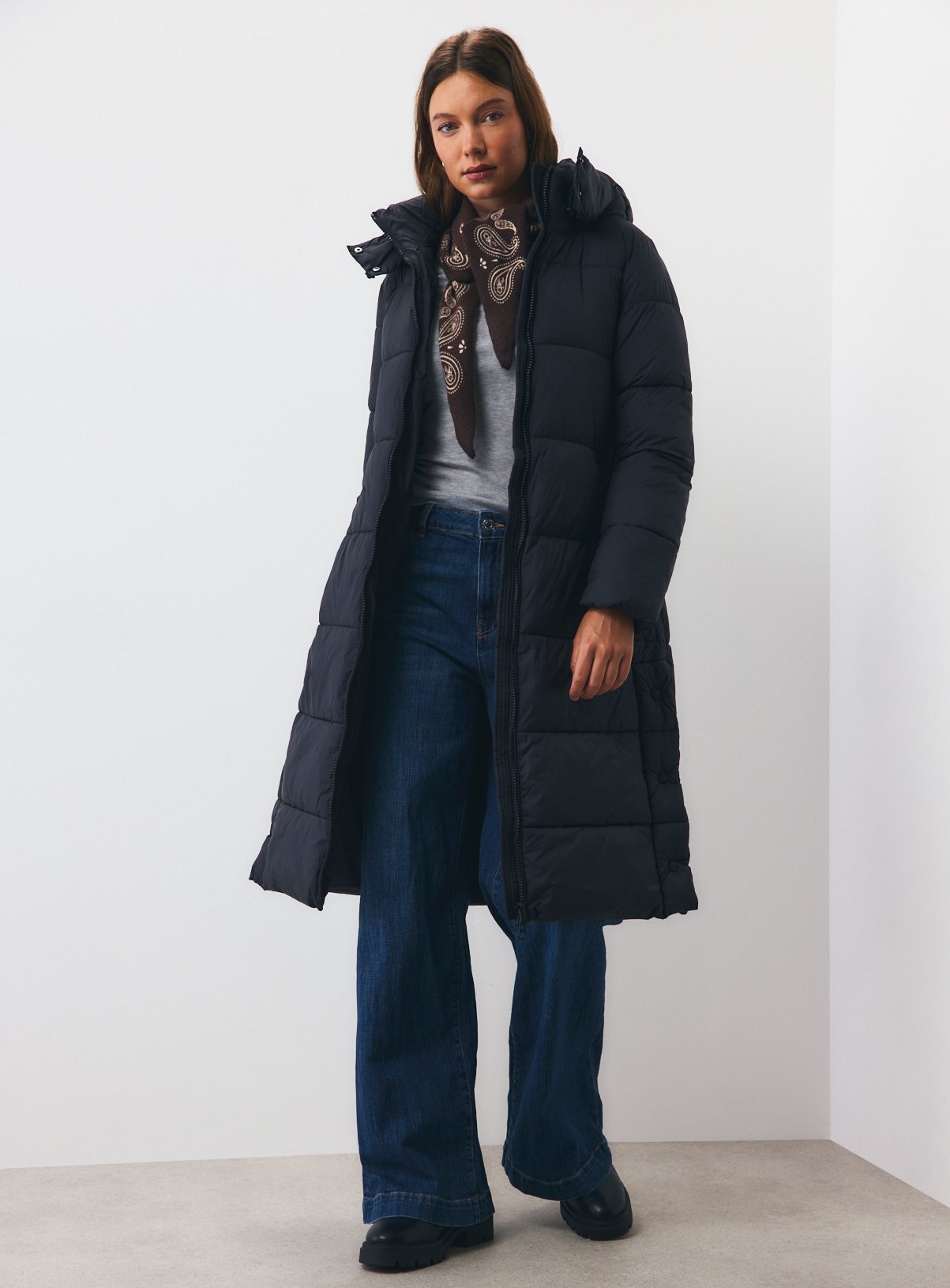 Black Longline Padded Coat  M - Image 2 thumbnail