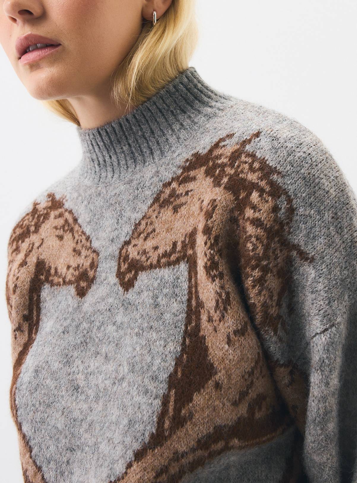 Grey Horse Jumper M - Image 3