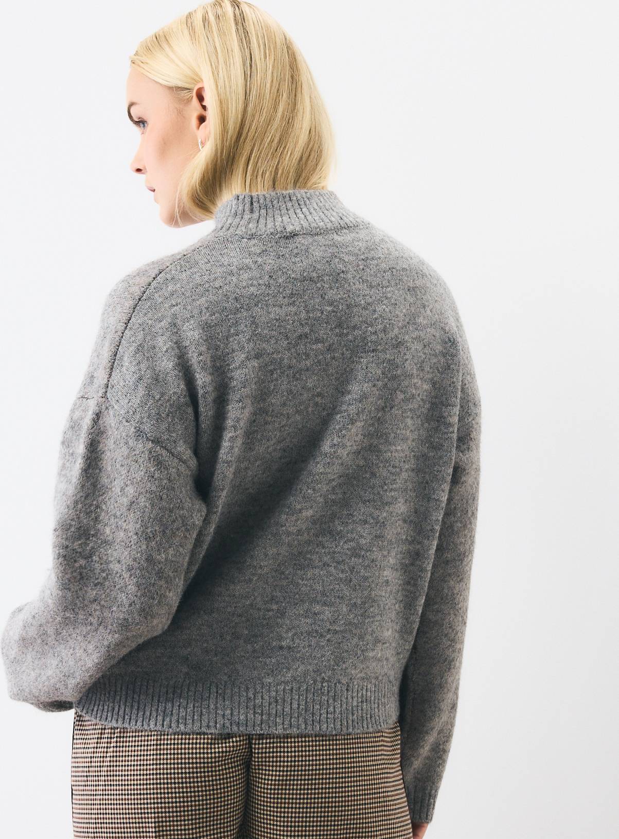 Grey Horse Jumper M - Image 4