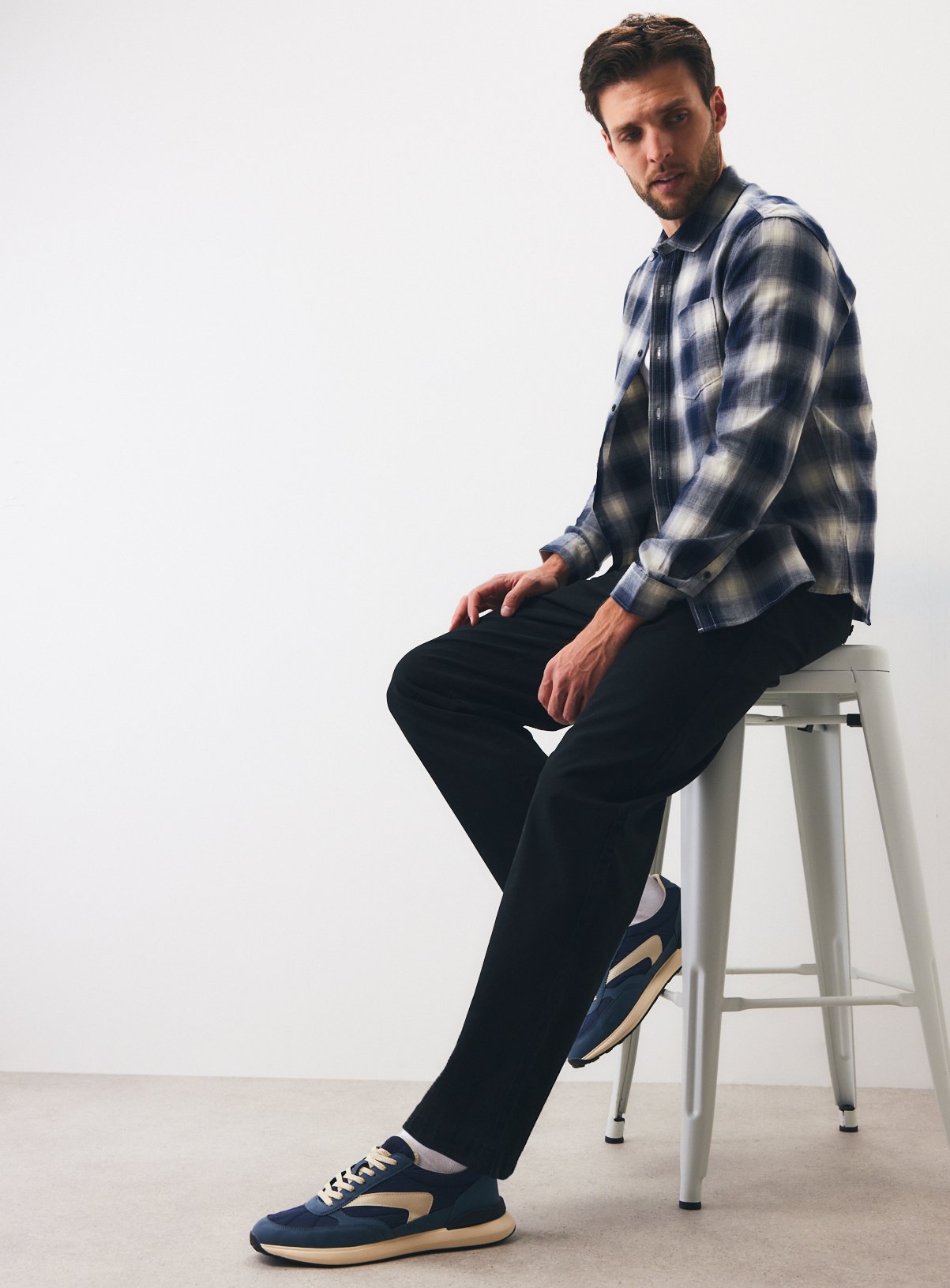 Black Loose Fit Chinos 34R - Image 2 thumbnail