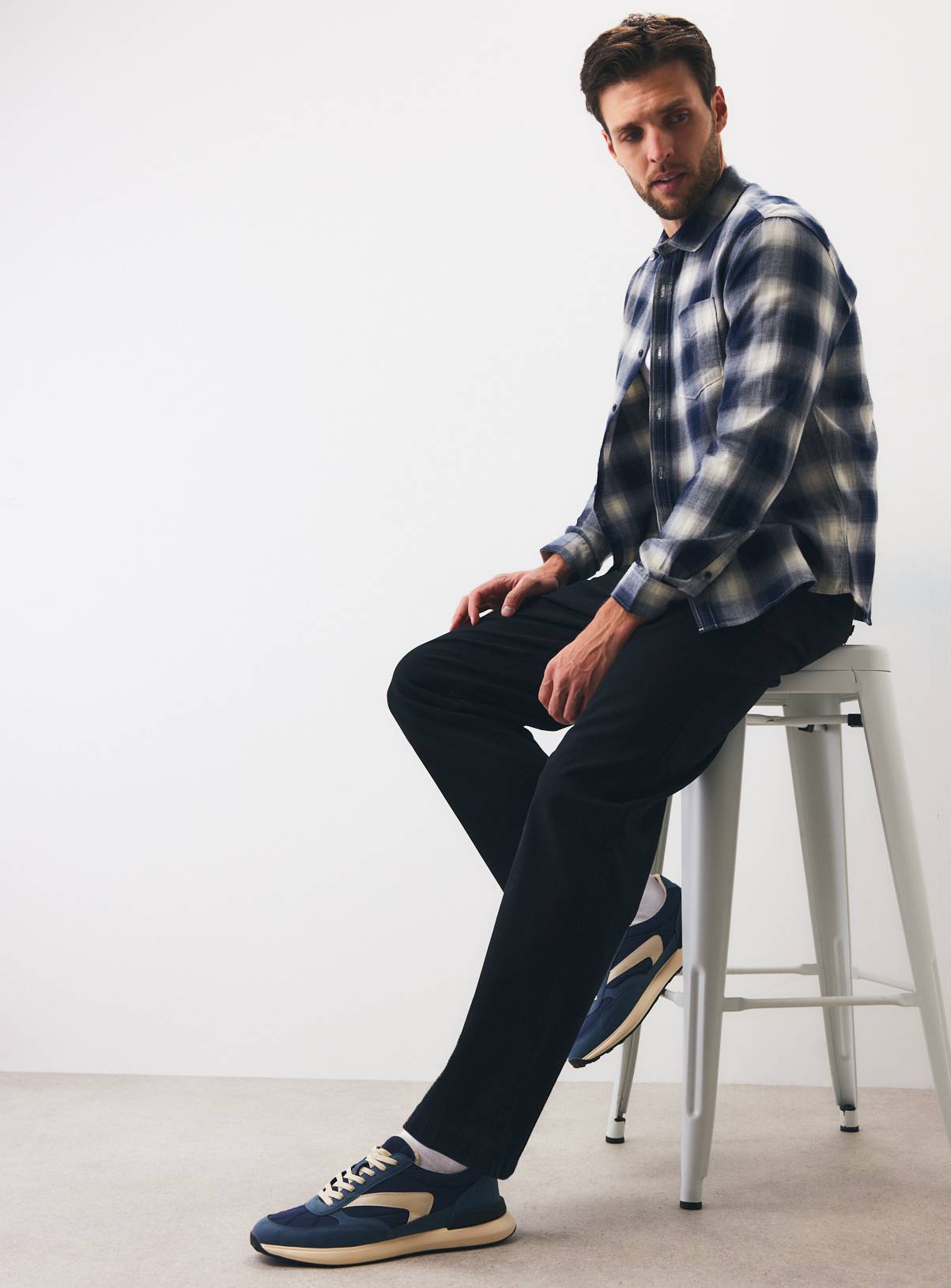 Black Loose Fit Chinos 34R - Image 2