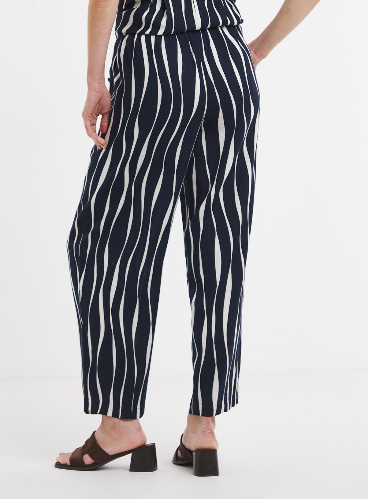 JD WILLIAMS Linen Mix Barrel Trousers 12 - Image 2 thumbnail