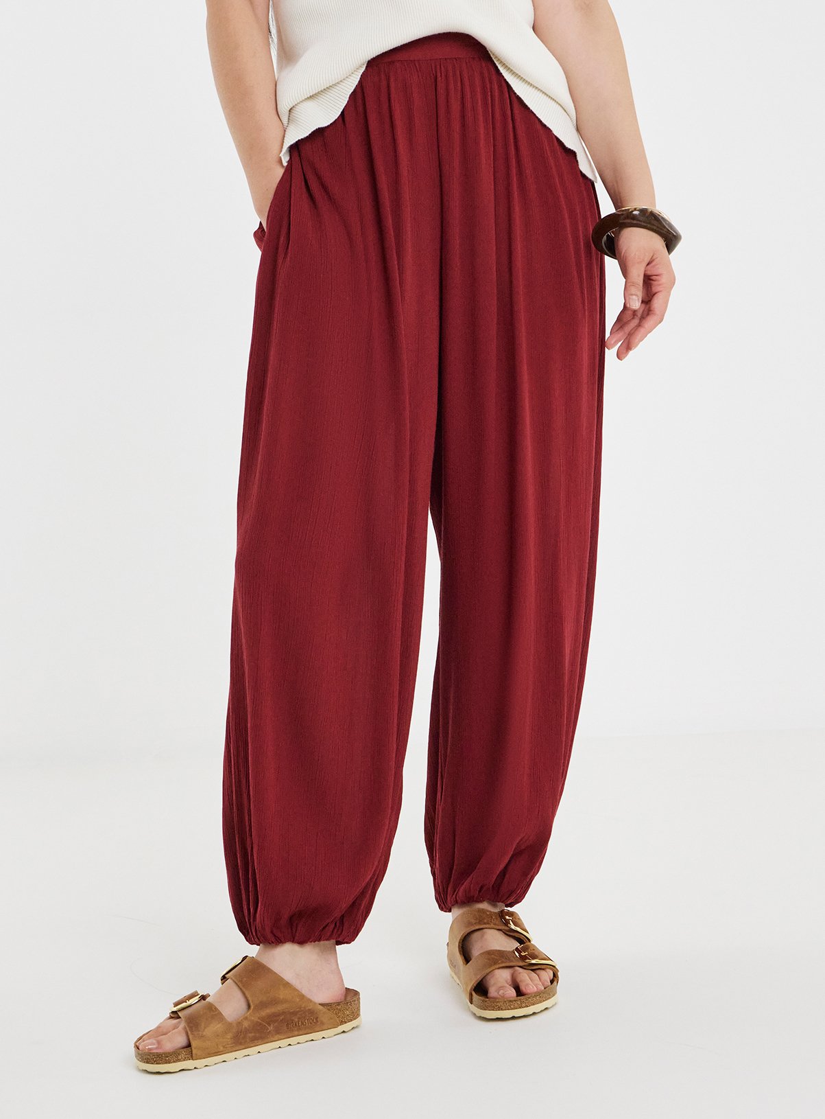 JD WILLIAMS Burgundy Crinkle Balloon Trouser 28 - Image 1 thumbnail