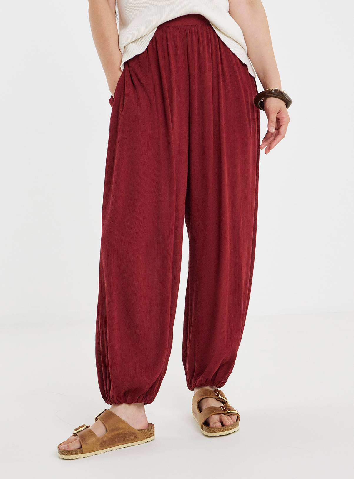 JD WILLIAMS Burgundy Crinkle Balloon Trouser 28 - Image 1