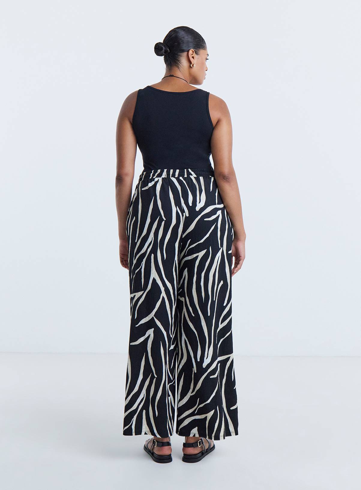 SIMPLY BE Zebra Textured Waffle Wide Leg Trouser Black & White 30 - Image 2