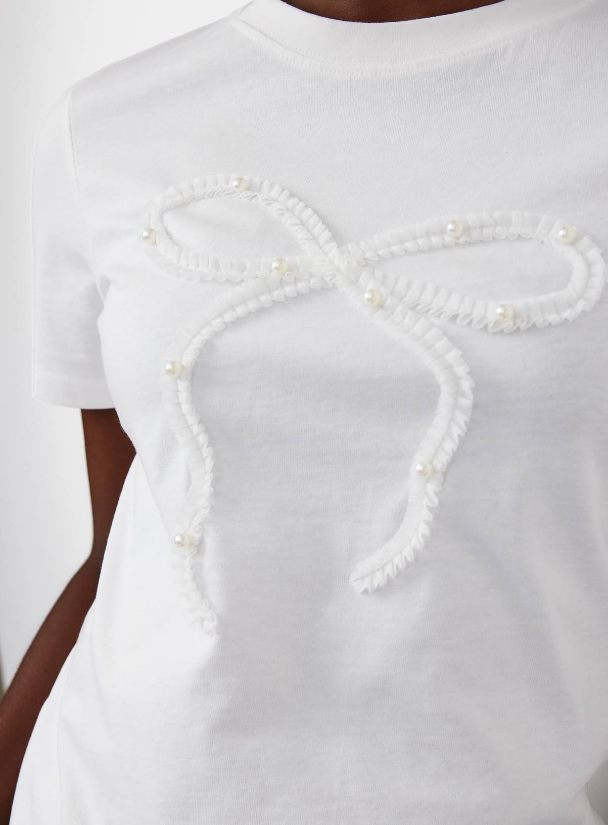 White Bow Appliqué Regular Fit T-Shirt 8 - Image 3