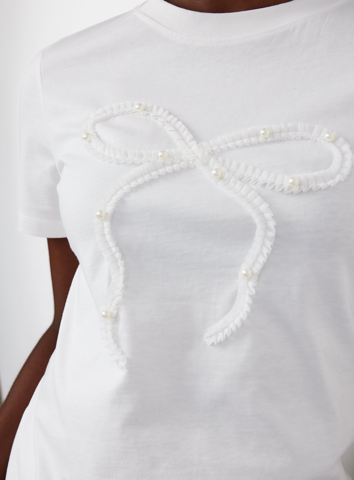 White Bow Appliqué Regular Fit T-Shirt 20 - Image 3 thumbnail