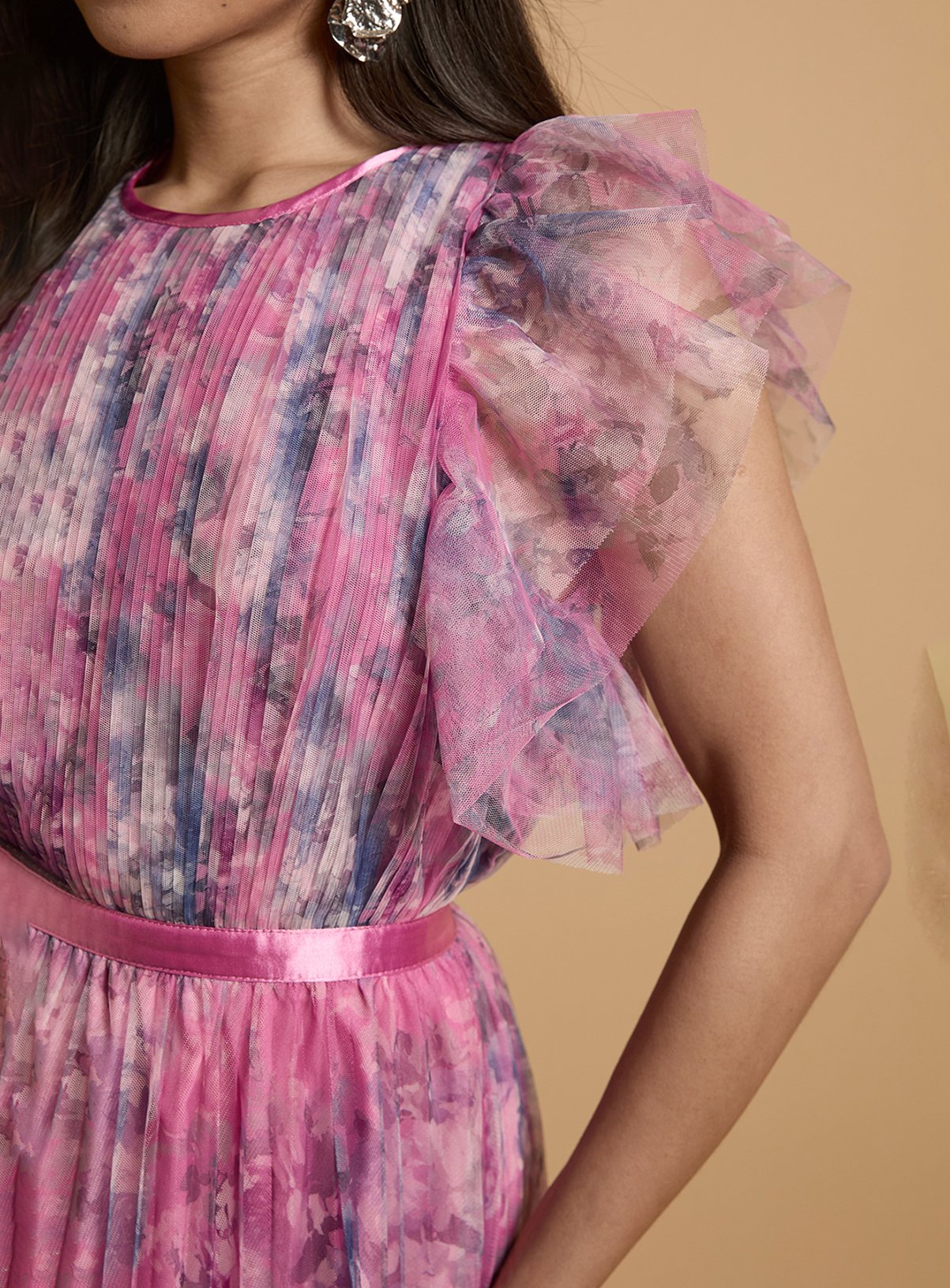 OASIS Petite Printed Pleated Mesh Midi Dress with Flutter Sleeve 18 - Image 4 thumbnail