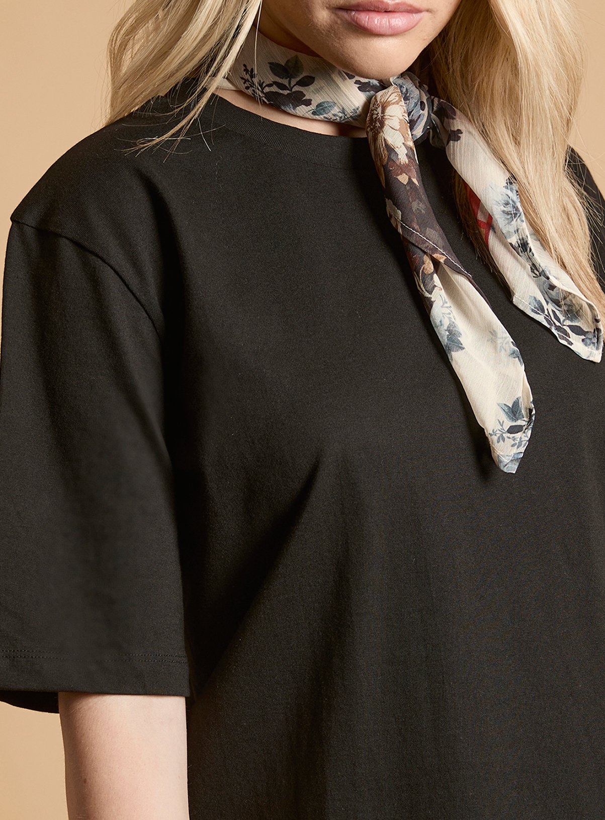 OASIS T-Shirt With Printed Patchwork Neck Scarf 10 - Image 2 thumbnail