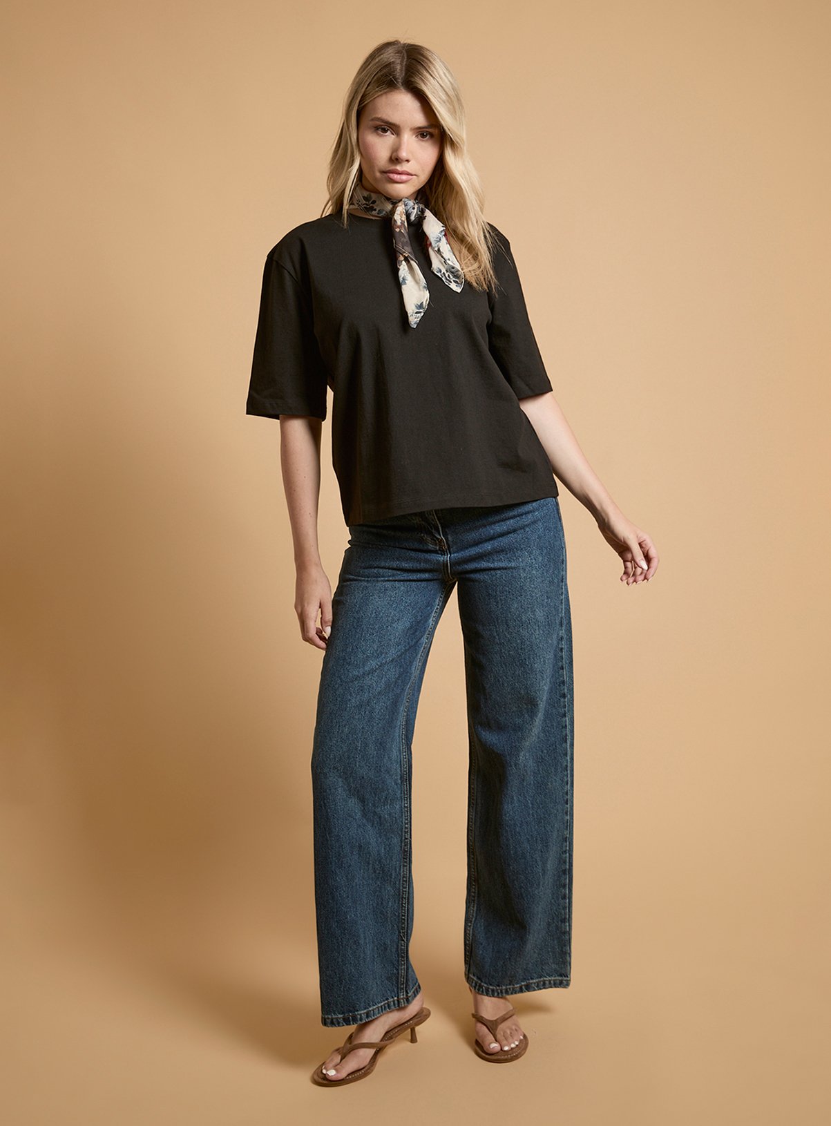 OASIS T-Shirt With Printed Patchwork Neck Scarf 10 - Image 4 thumbnail