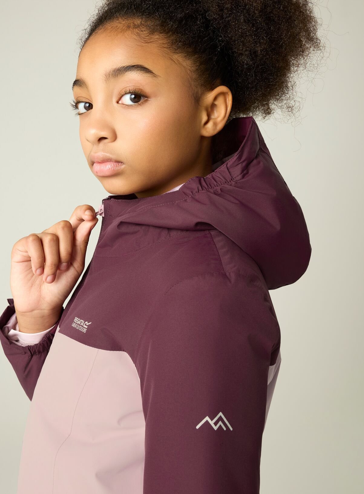 REGATTA Beamz Unisex Waterproof Jacket With Sleeve Torch Lilac 13 years - Image 3 thumbnail