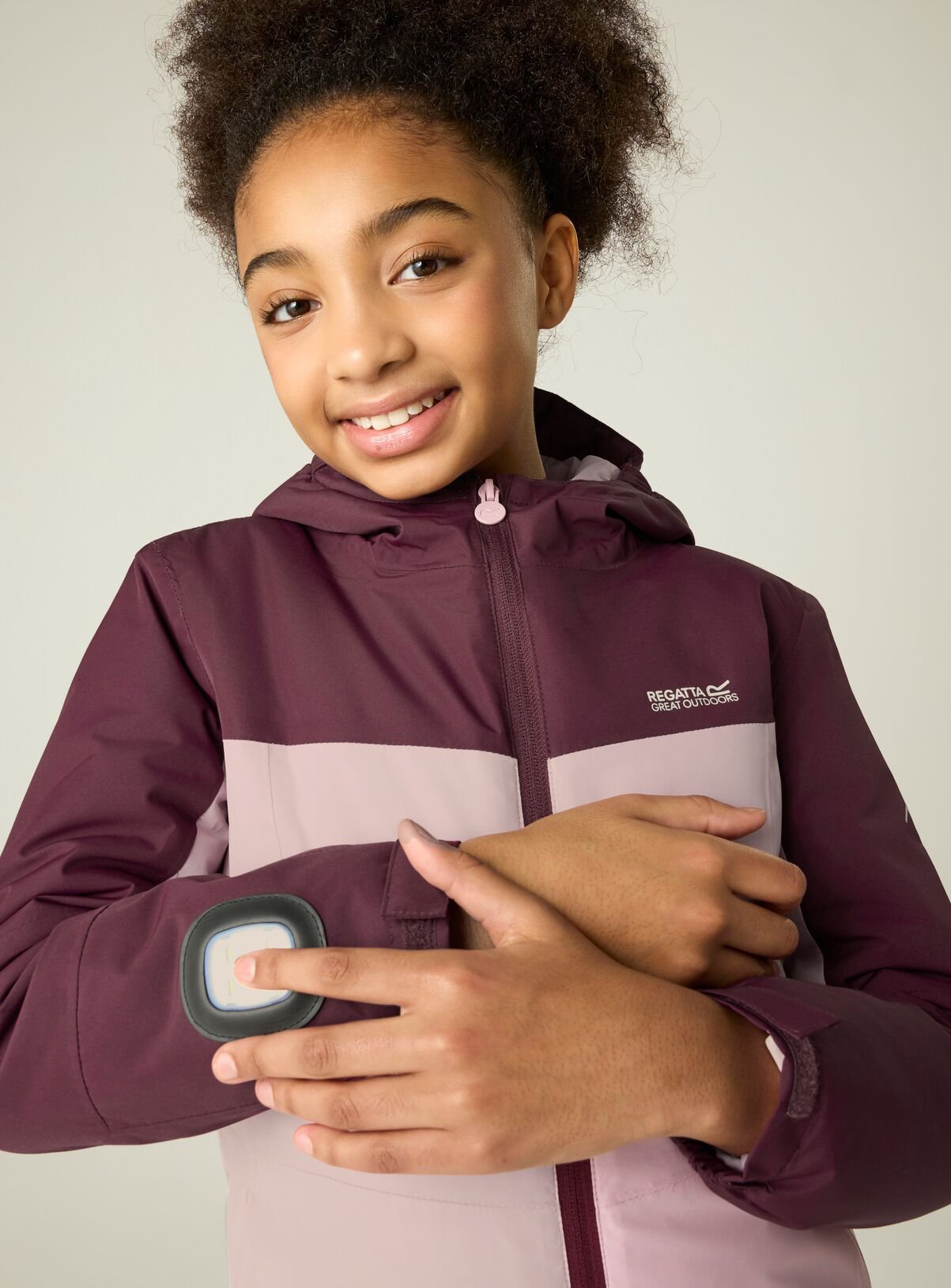 REGATTA Beamz Unisex Waterproof Jacket With Sleeve Torch Lilac 13 years - Image 4 thumbnail