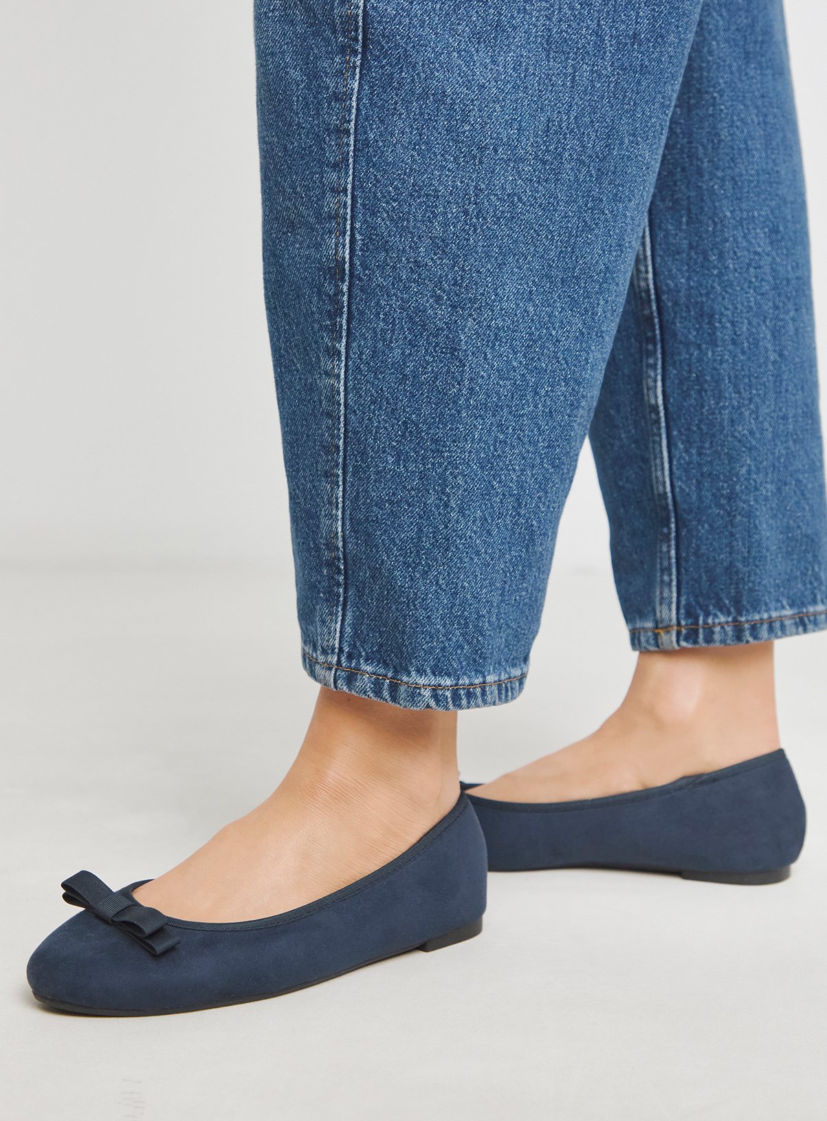 SIMPLY BE Classic Ballerina Bow Shoe Standard 6 - Image 3 thumbnail