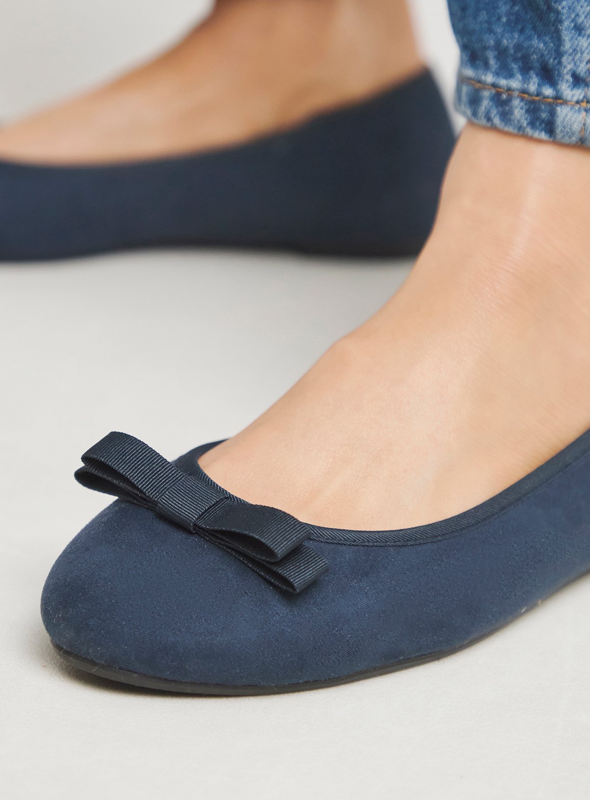 SIMPLY BE Classic Ballerina Bow Shoe Standard 6 - Image 4 thumbnail