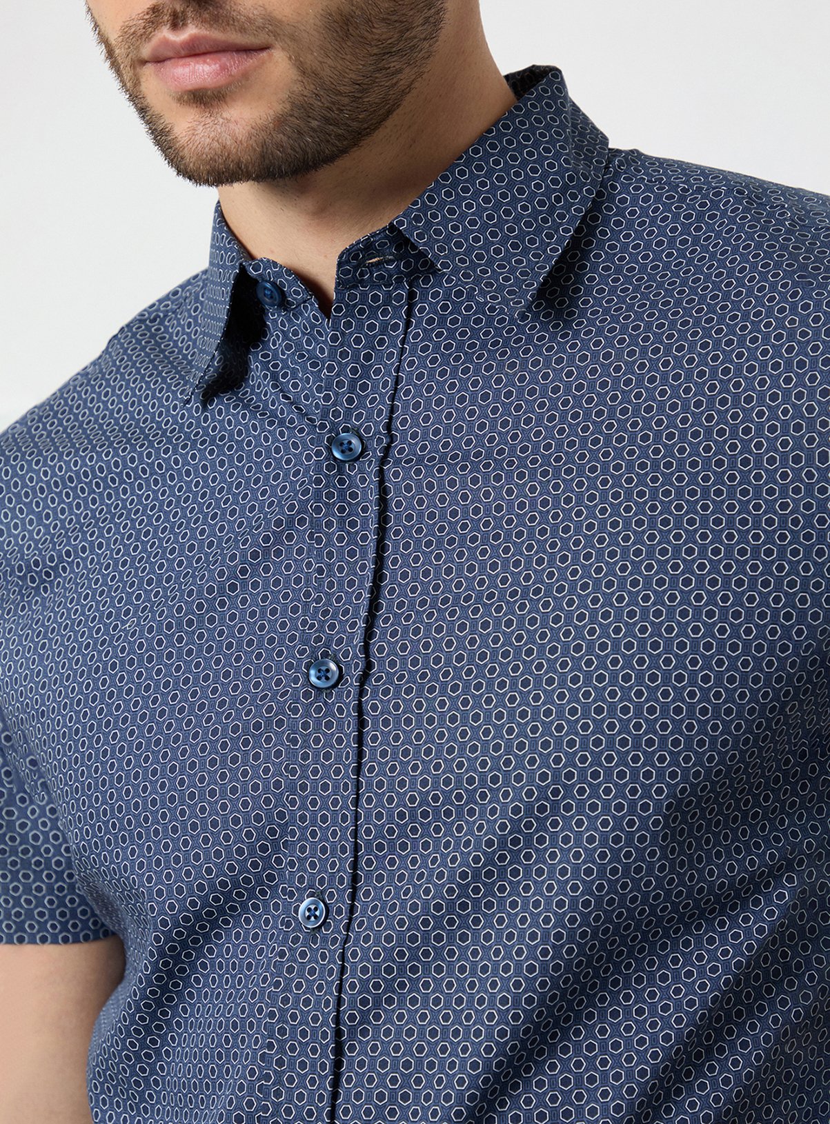 BURTON Navy Geometric Print Short Sleeve Shirt XL - Image 5 thumbnail